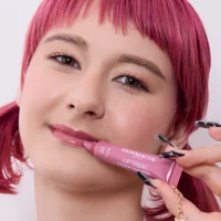Lip Treat hydratační lesk na rty SPF 15 s přívěskem
