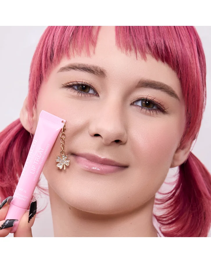 Lip Treat hydratační lesk na rty SPF 15 s přívěskem